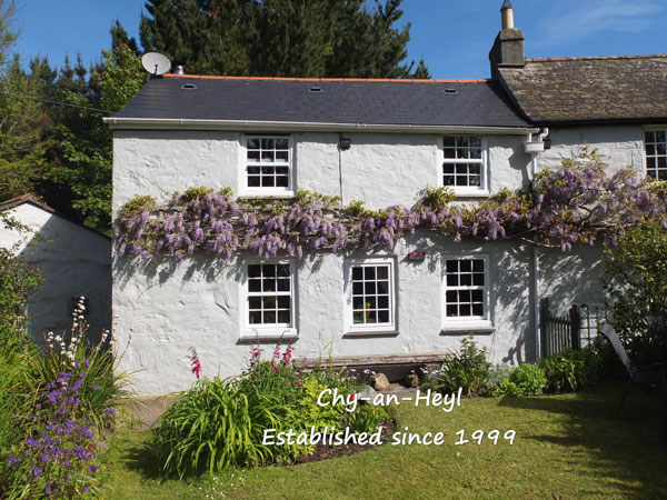 Chy-an-Heyl is a two bedroom cottage (Sleeps 4) available to rent throughout the year for Family Holidays. Located near St Ives and within easy reach of numerous beaches and places of intertest, Chy-an-Heyl is a Granite & Cob cottage that was built in the mid 1800's